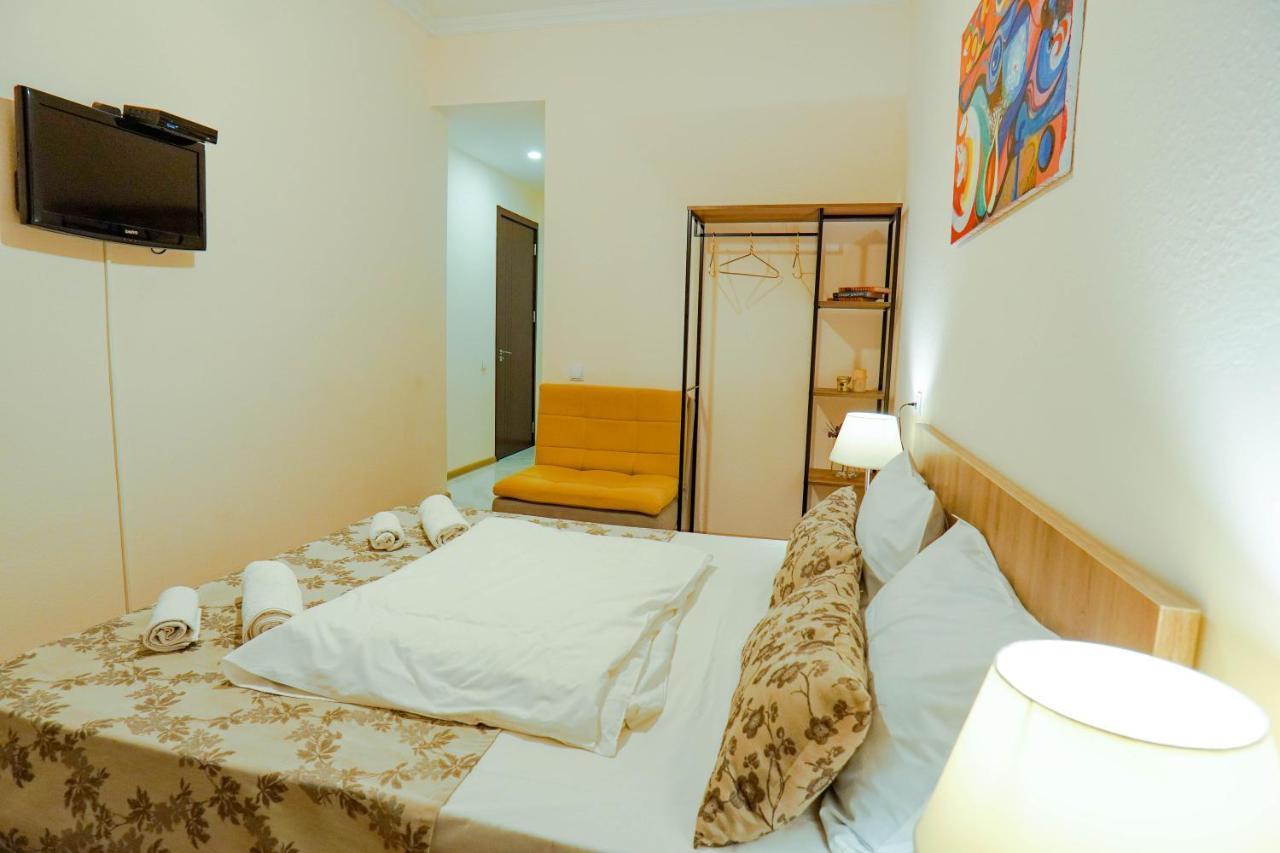 Check-In Hotel Tbilisi Eksteriør bilde